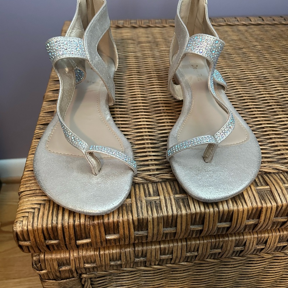 Elegant champagne Sandals with Rhinestone Detailing